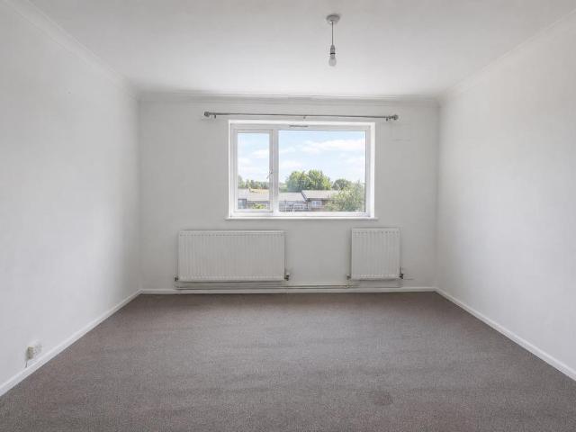 Avon Way, Colchester, CO4 3 bed apartment to rent £1,150 pcm £265 pw