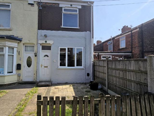 Avondale Crescent, Perth Street West, Hull, Yorkshire HU5, 2 bed end terrace house to rent, £695 pcm | PrimeLocation