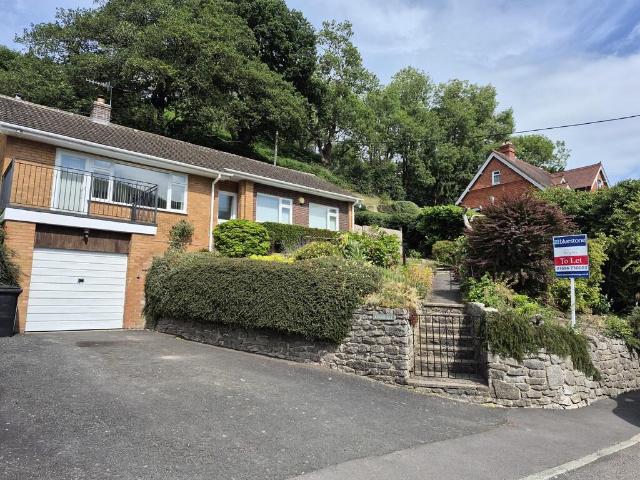 Avondale Ludlow Road Little Stretton. 3 bed detached bungalow to rent £1,100 pcm £254 pw