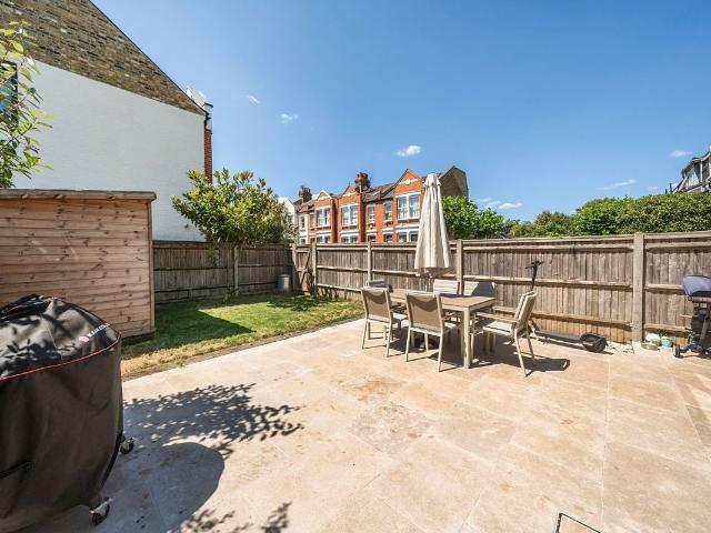 Avondale Road, Wimbledon, London SW19, 2 bed maisonette to rent, £2,900 pcm | PrimeLocation