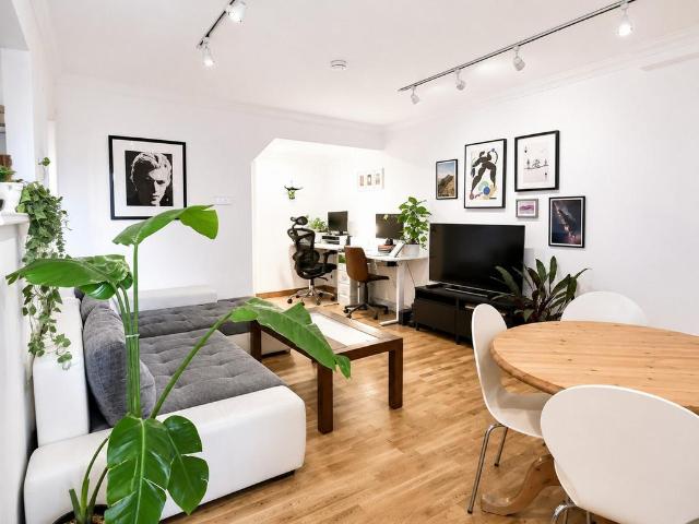 Avonmore Road, London, W14 2 bed apartment to rent £2,535 pcm £585 pw