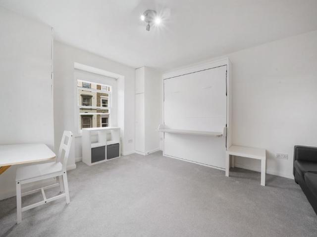 Avonmore Road, W14 Studio to rent £1,650 pcm £381 pw