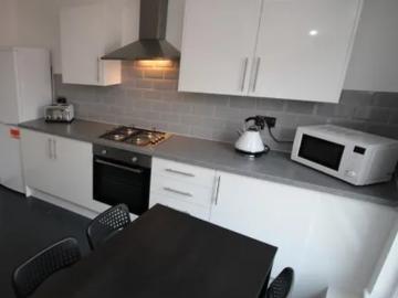 Avazia, Ashfield Road, Liverpool, L17 0BY, United Kingdom | Room for rent #154601682 | Rentberry