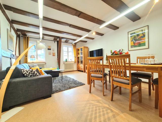 AVAHOME: A whole house for 16 in Kandel / near Karlsruhe, parking, kitchen, WLAN, Netflix, washing machine, dryer