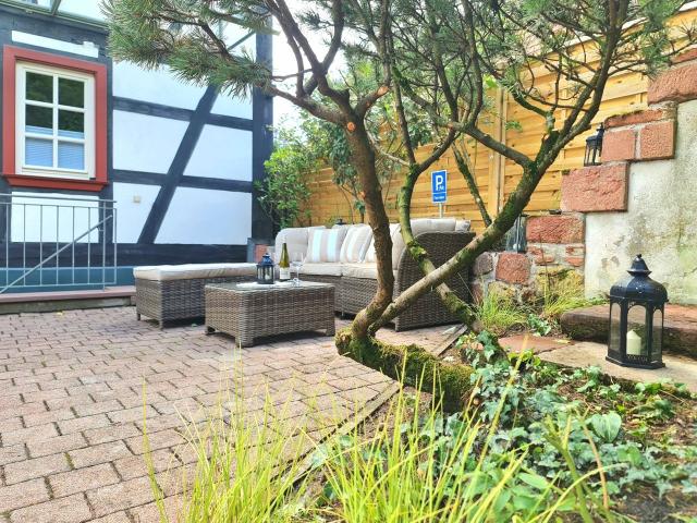 AVAHOME: Spacious home for 6 in Kandel / near Karlsruhe, WiFi, parking, Netflix, kitchen, Nespresso