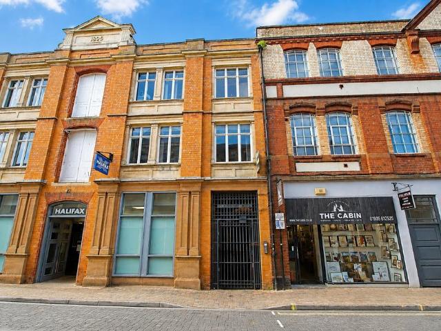 Avail Now! 3 Ensuite Rooms St. 12 bed flat to rent £6,840 pcm £1,578 pw