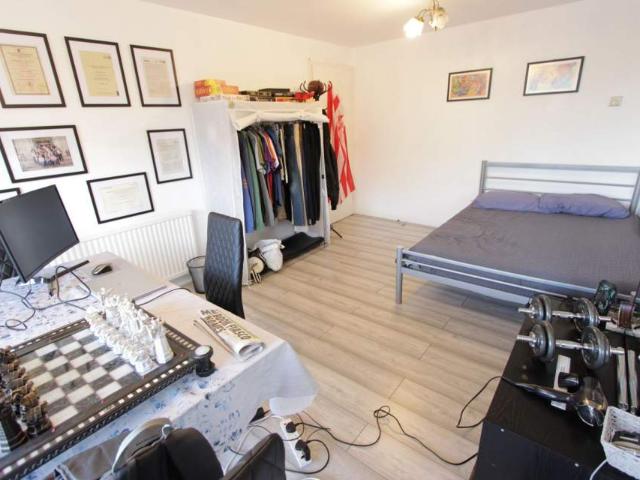 Avail NOW REFURBISHED 2 Bed flat with NO LOUNGE. W1T. Call Now. Close to Tube, UCL and More Oxford Street