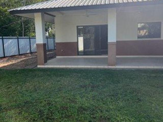 Available 3 Bedroom 2 bathroom ground level property in beautiful rosebery