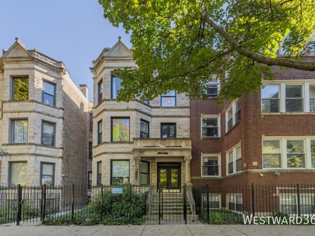 “Available 12/1 / Logan Square / 3 Bed / 1 Bath / Pets Welcome / Laundry in Common Basement / Central Air and AC