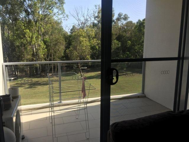 AVAILABLE AT SHORT NOTICE Two bedroom furnished apartment on Lake Orr