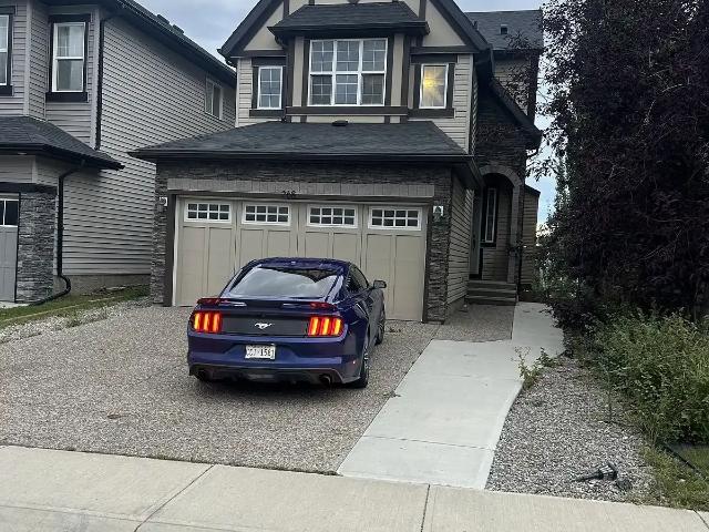 AVAILABLE IMMEDIATELY — 3 Bedrooms Main Floor