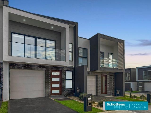 Available Immediately Brand New Three Bedroom Townhouse With An Ensuite And Single Remote Garage