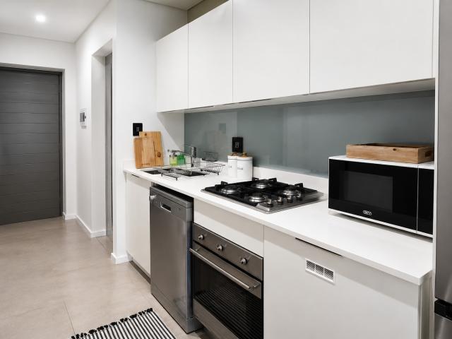 Available Immediately!Fully Furnished Studio Apartment