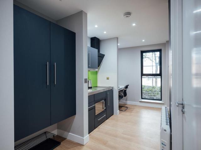 Available in December 2026 Broad. 1 bed apartment to rent £770 pcm £178 pw