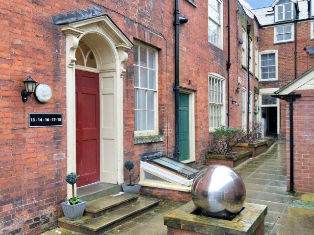 Available in OCT 2026 14 Nicol. 1 bed ground floor flat to rent £800 pcm £185 pw