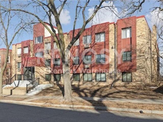 Available Now | Updated 2BR Near Downtown Minneapolis | $1,699/Month