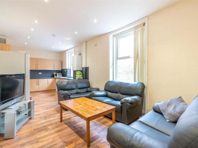 Available July 2027, £150pppw. 6 bed terraced house to rent £3,900 pcm £900 pw