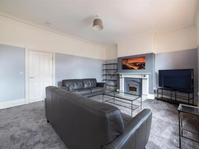 Available July 2027 £175pppw. 4 bed terraced house to rent £3,033 pcm £700 pw