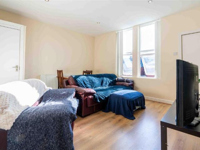AVAILABLE JULY 2027, £100pppw. 5 bed maisonette to rent £2,166 pcm £500 pw