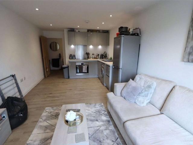 Available Late July | Unfurnished | Two Double Bedroom | One Bathroom | Excellent Transport Links to Manchester City Centre