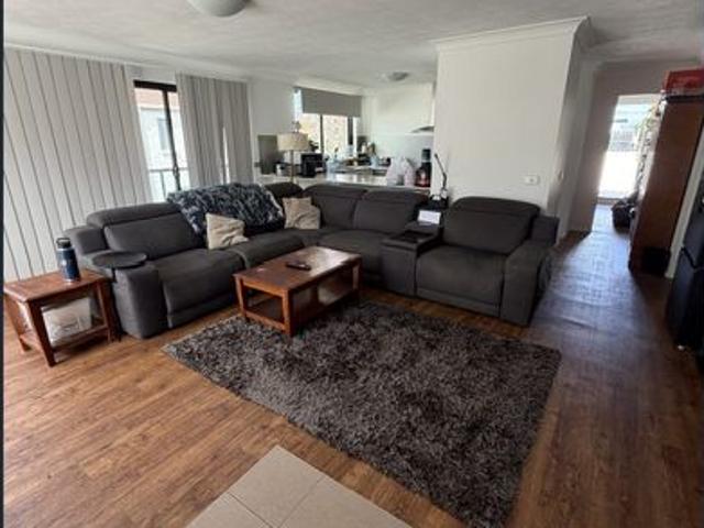 AVAILABLE NOW MODERN 3 BEDROOM UNIT