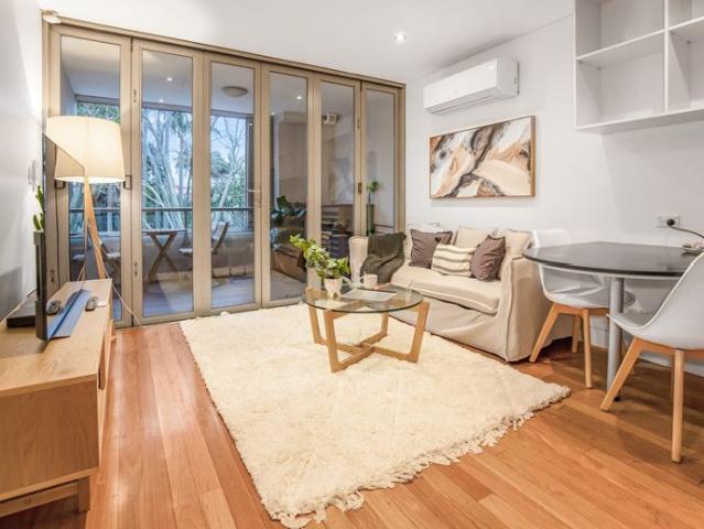 Available NOW All Inclusive Medium Term Rental | Fully Furnished Potts Point Apartment