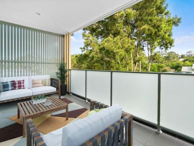 Available NOW! Beautiful 2 bedroom apartment!