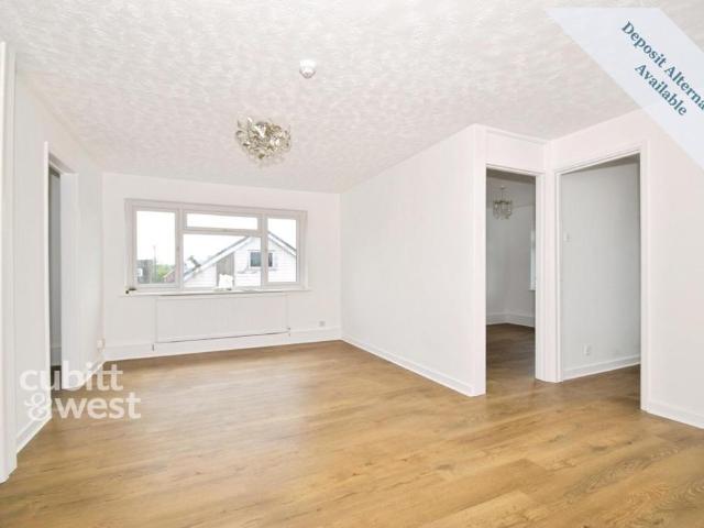 AVAILABLE NOW! Copthorne Bank. 2 bed flat to rent £1,800 pcm £415 pw