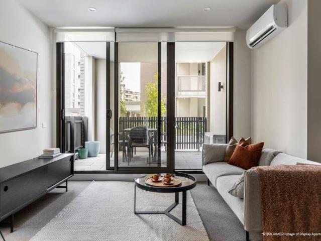 Available now Furnished/unfurnished 2 Bed, 2 Bath Apt with Balcony!