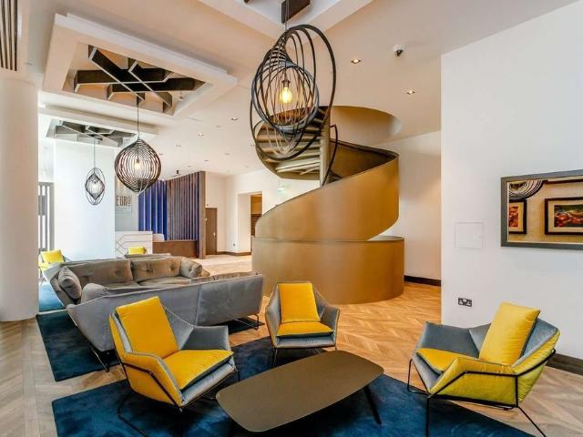 AVAILABLE NOW | IN HIGH DEMAND | 2 BED 2 BATH APARTMENT | PARKING AVAILABLE | PRIME LOCATION | 24 HOUR CONCIERGE | RESIDENTS GYM