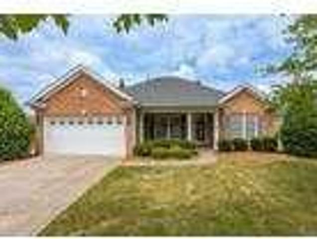 AVAILABLE NOW Rental Property in Exclusive Neighborhood Oak Valley