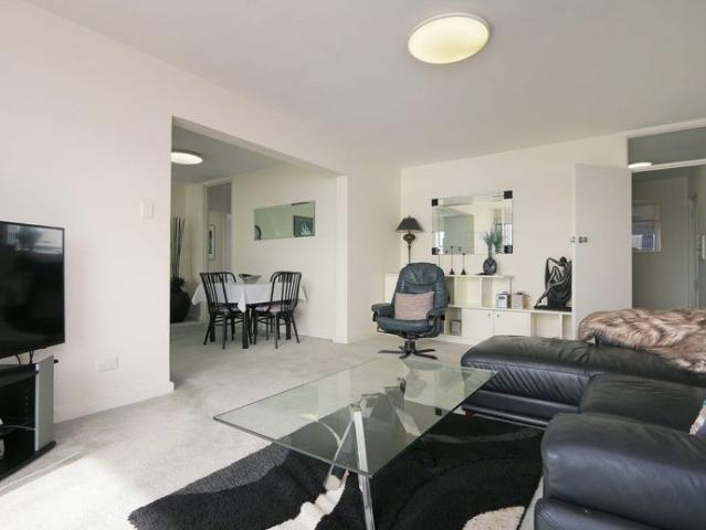 AVAILABLE NOW ! STUNNING FULLY FURNISHED & EQUIPPED