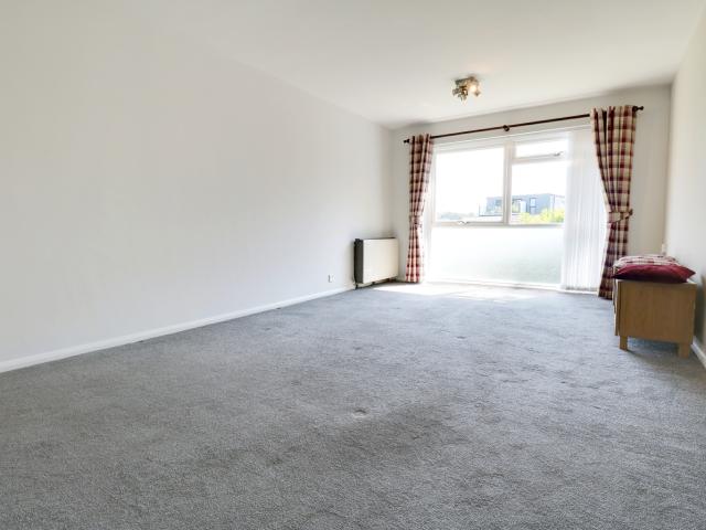 Available Now, Spacious One Bedroom First Floor Flat For Rent