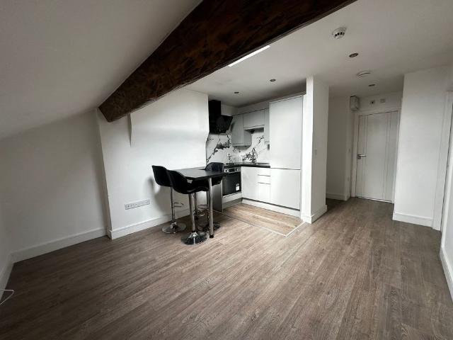 Available Now Two Bed Flat, High Street L15, 2 bed flat to rent, £795 pcm | PrimeLocation
