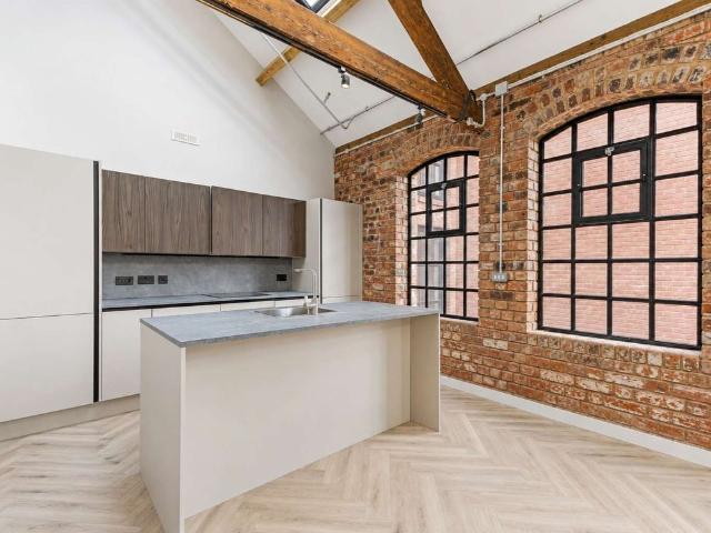 AVAILABLE NOW | TWO BEDROOM TWO BATH DUPLEX | UNFURNISHED | JEWELLERY QUARTER LOCATION