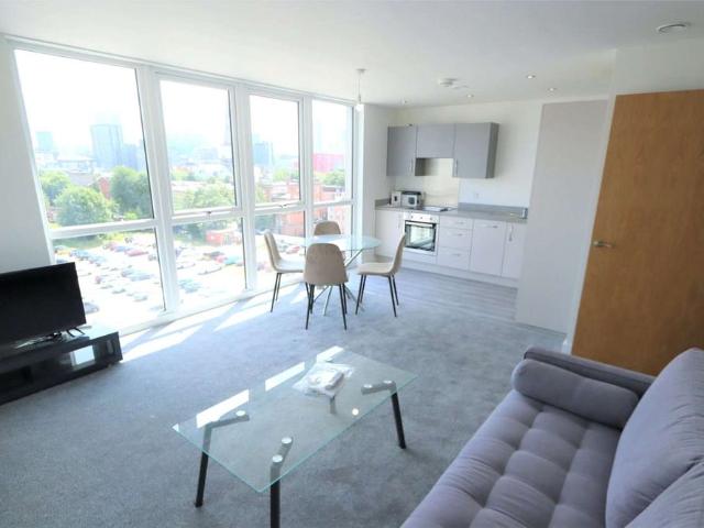 AVAILABLE NOW | Two Double Bedroom | Two Bathrooms | Balcony & Easy Access to the City Centre