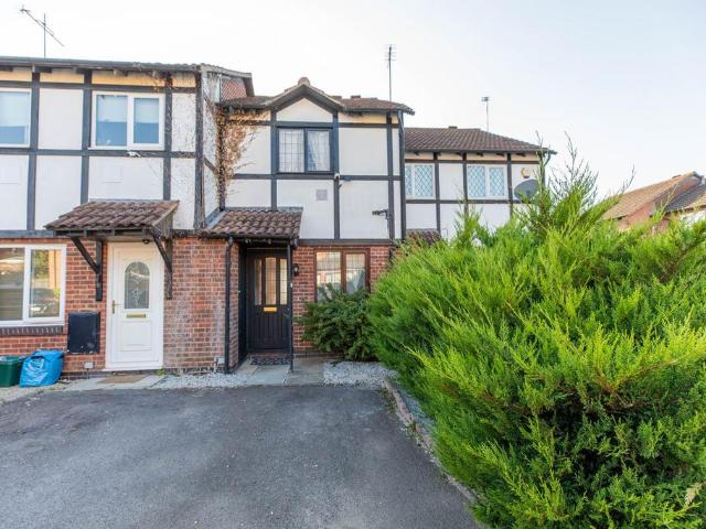 Available Now Watermoor Close. 2 bed terraced house to rent £1,100 pcm £254 pw