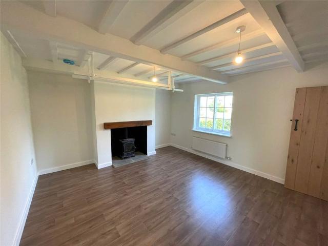 Available now, we offer you Sycamore Cottage, a recently refurbished two bedroomed, semi detached cottage nestled within the heart of the popular village of Kirklington
