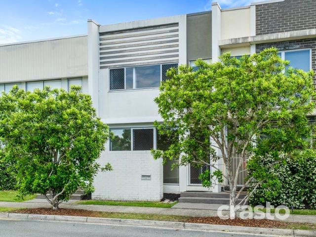 Available Now! When Convenience & Lifestyle Truly Matters on the Gold Coast. Walk to Varsity College!