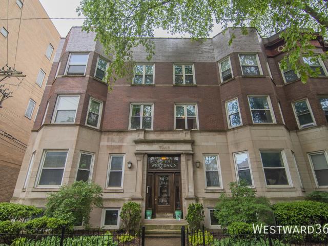 AVAILABLE NOW! Wrigleyville 4bd/3bth Duplex Down with Parking!