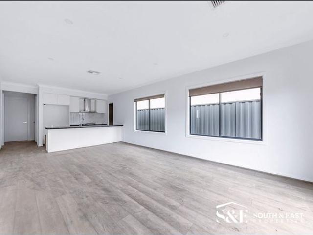 Available Now $2,825 pcm