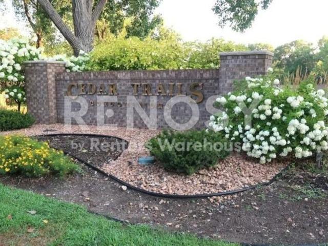 Available Now 2 bedroom 1.5 bath Condo in St. Louis Park