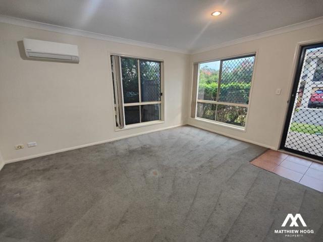 AVAILABLE NOW 3 Bedroom Townhouse in Secure Bayside Complex