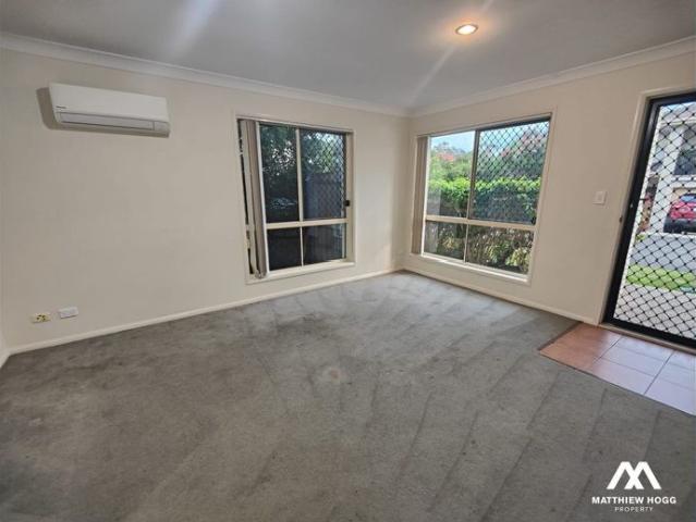 AVAILABLE NOW 3 Bedroom Townhouse in Secure Bayside Complex
