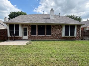 AVAILABLE SOON – 2818 Liverpool Ln, Grand Prairie, TX 75052