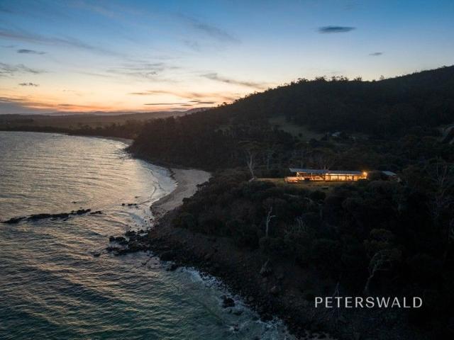 Avalon Coastal Retreat Iconic Tasmanian design meets untamed beauty