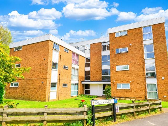 Avalon Close, Enfield EN2, Studio to rent, £1,250 pcm | PrimeLocation