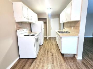 Avalon Apartments 2 Bedroom Apartment for Rent at 15607 100 Ave Nw, Edmonton, AB T5P 0K9 Glenwood