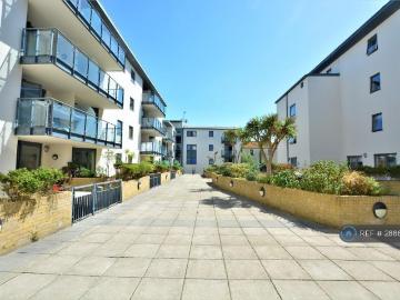 Avalon, Brighton, BN1 2 bed flat to rent £2,000 pcm £462 pw