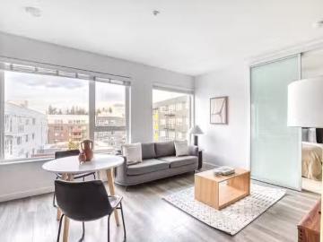 Avalon Esterra Park, 2690 152nd Ave NE, Overlake 1 Bedroom.